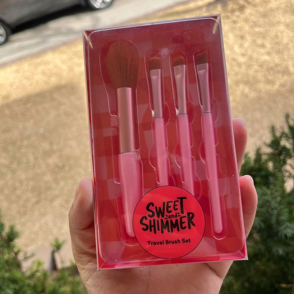Sweet and Shimmer Pink Travel Makeup Brush Set